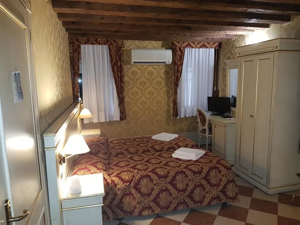 TRIPLE STANDARD Room, Casa Arte, Venice
