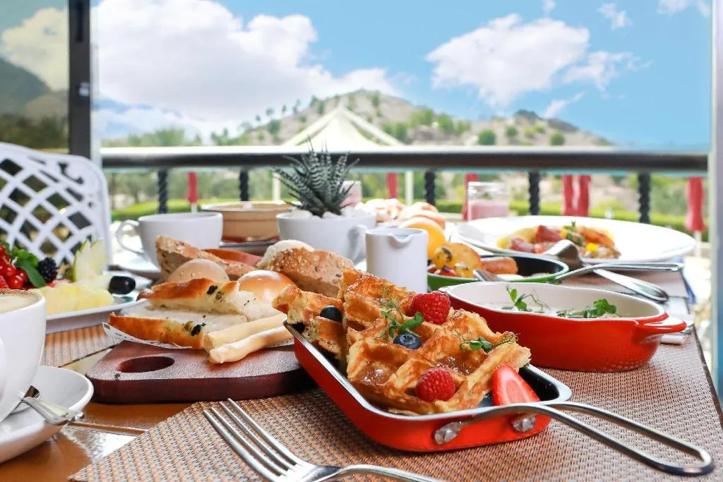 Restaurant, JA Hatta Fort Hotel, Dubai
