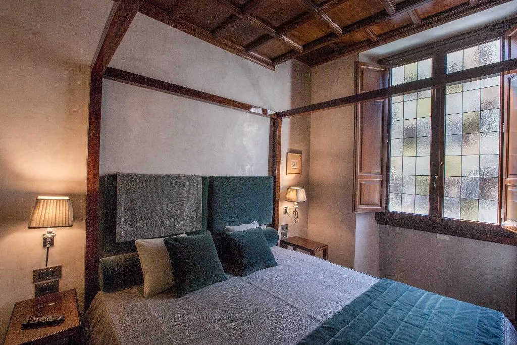 DOUBLE DELUXE PREMIUM Room, Grand Hotel Baglioni, Florence