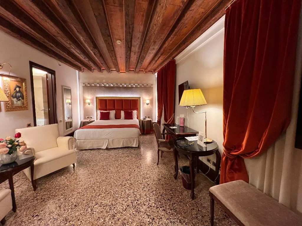DOUBLE DELUXE Room, Ruzzini Palace, Venice