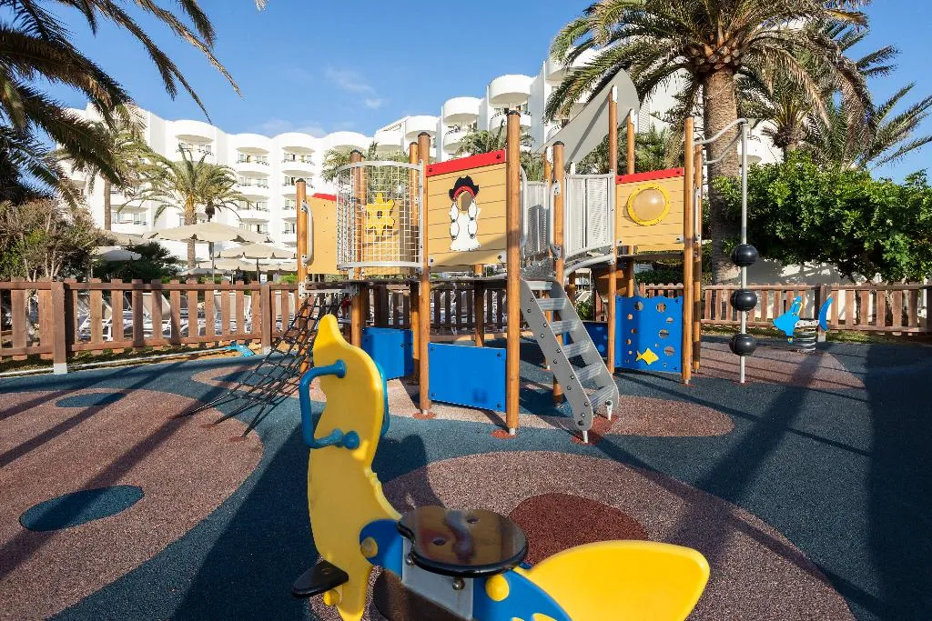 Sports and Entertainment, Hipotels Dunas Cala Millor, Majorca