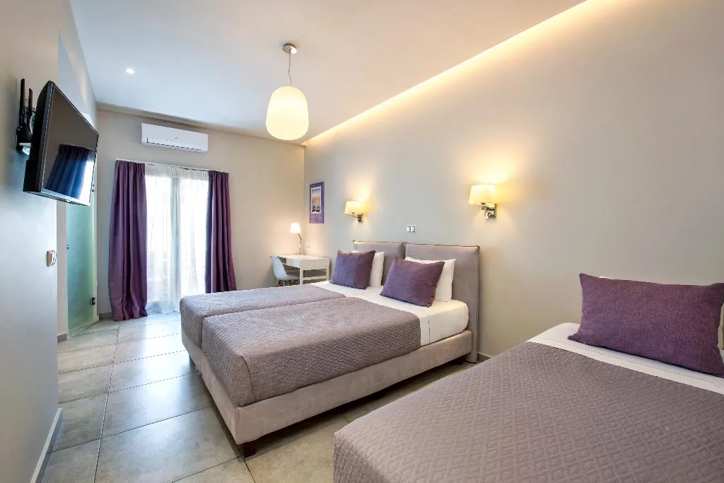 TRIPLE STANDARD Room, Fomithea, Santorini