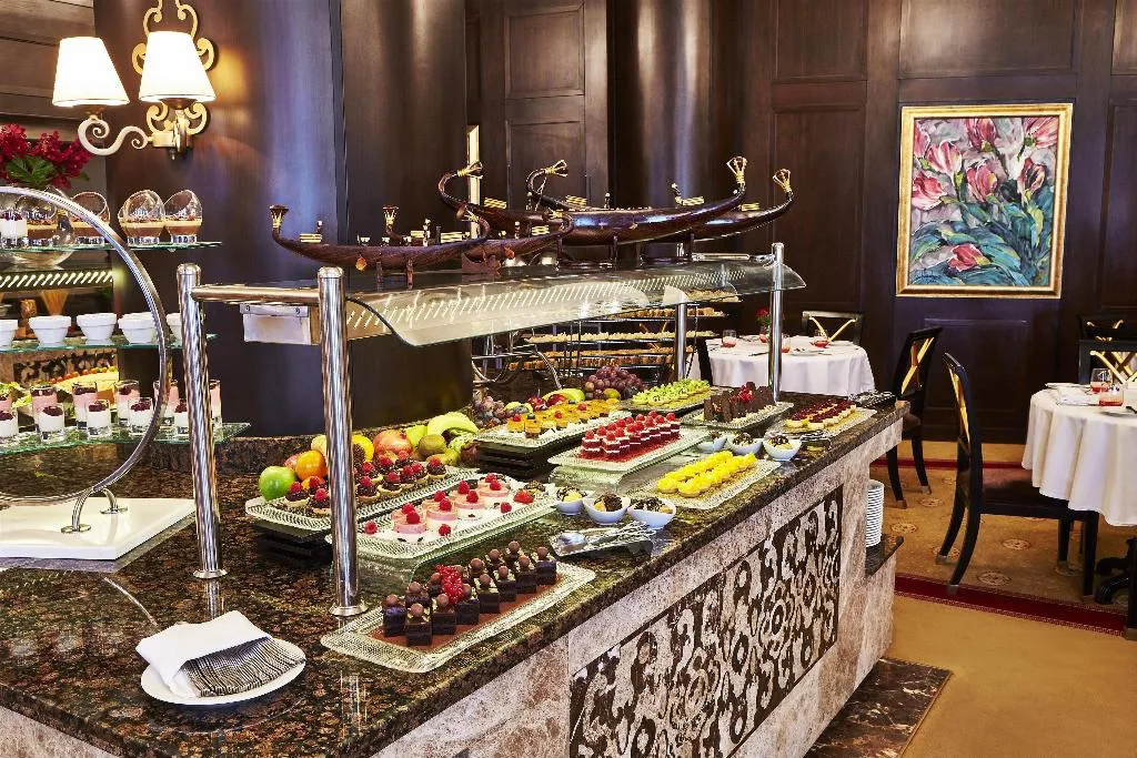Restaurant, Kempinski Palace Cairo, Cairo