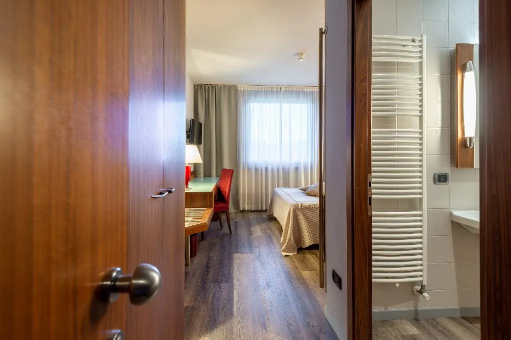 Room, First Hotel Malpensa, Milan