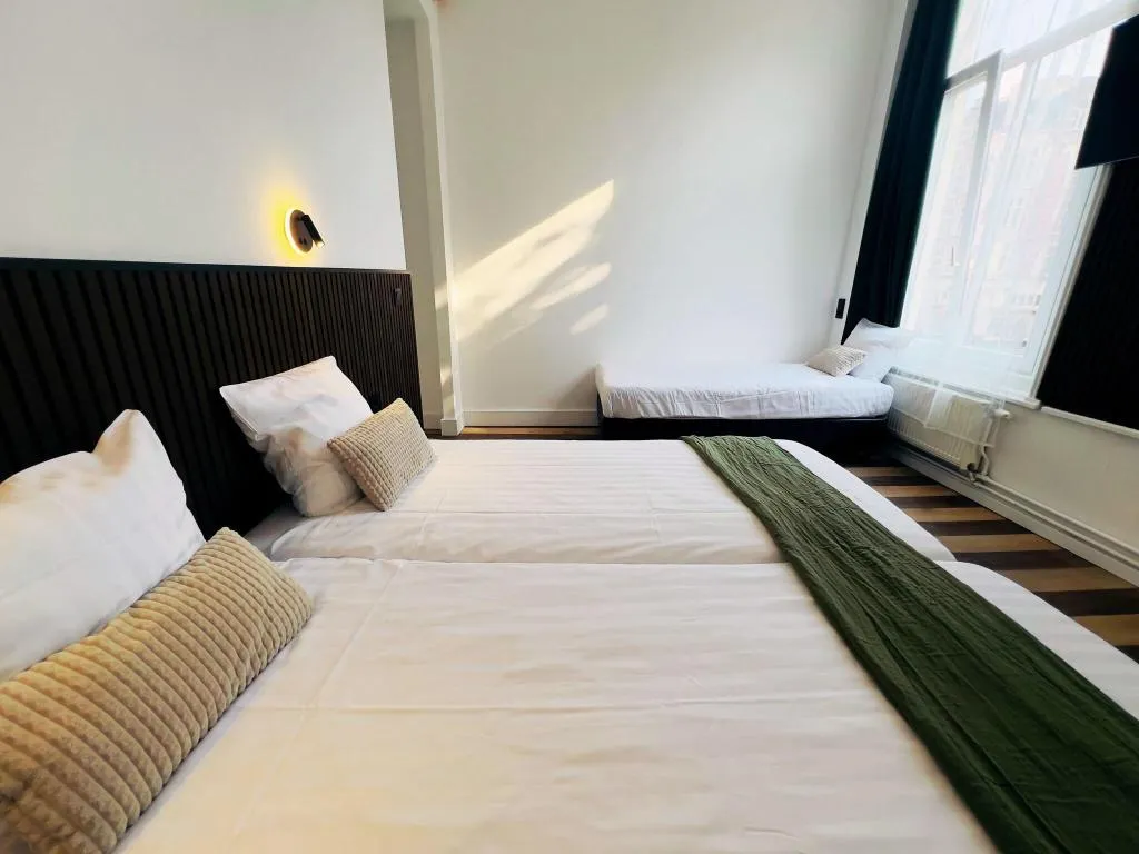 TRIPLE THREE BEDS Room, Hotel Plantage, Amsterdam