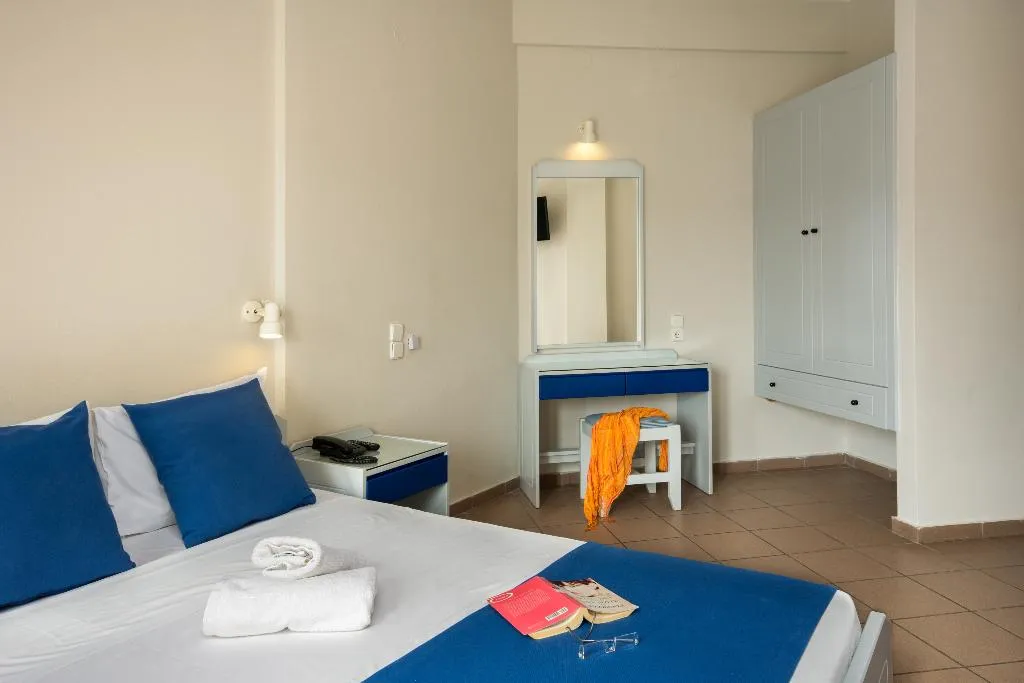 TRIPLE STANDARD Room, Hersonissos Central, Crete