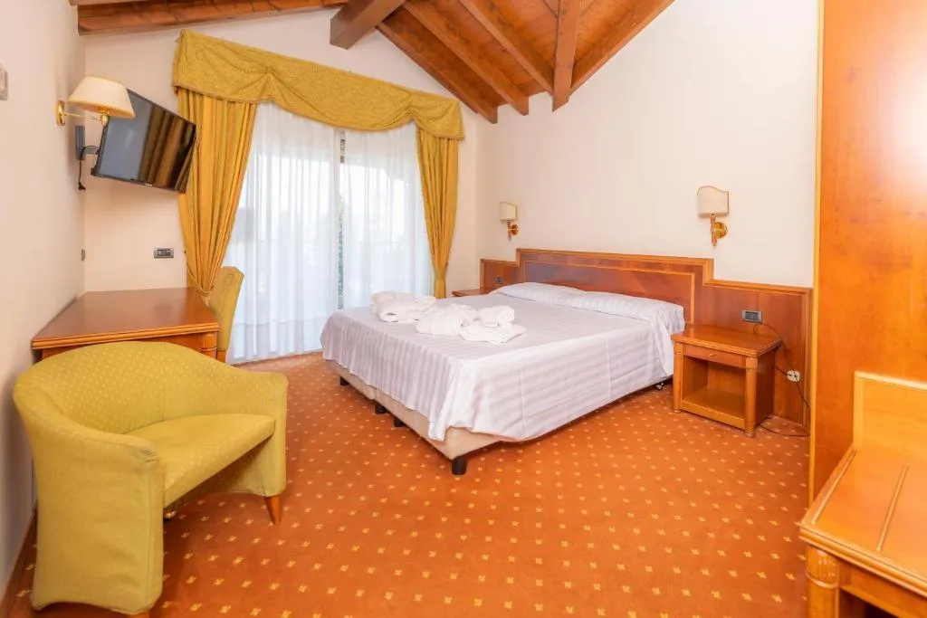 JUNIOR SUITE STANDARD Room, Della Torre, Milan