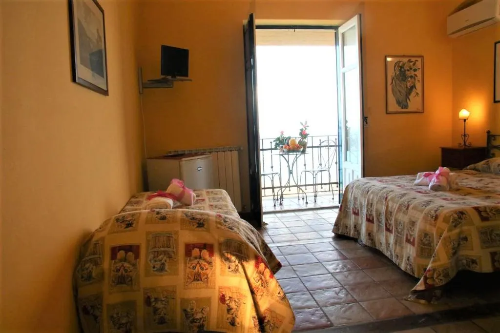 Room, Santa Margherita, Catania