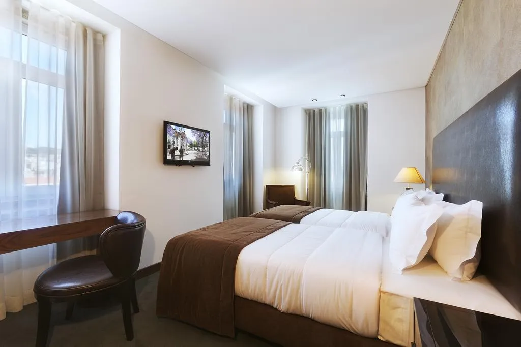 Double or Twin DELUXE RIVER VIEW Room, Lisboa Carmo Hotel, Lisbon
