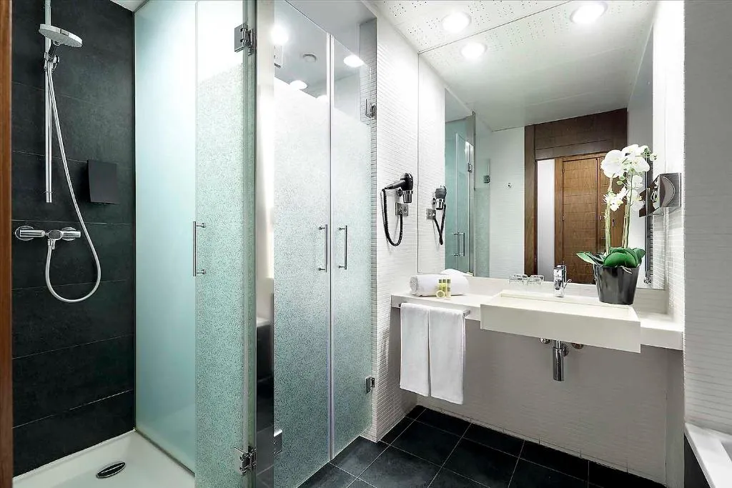 DOUBLE SUPERIOR Room, Eurostars Madrid Congress, Madrid