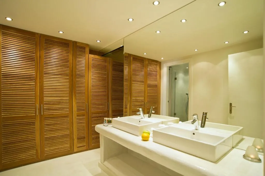 SUITE WITH JACUZZI Room, Petinos Beach, Mykonos