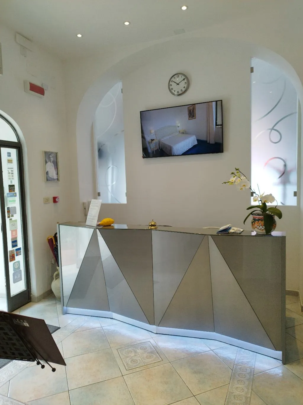 Lobby, La Perla, Naples