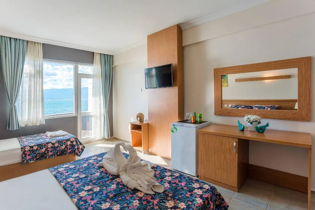 TRIPLE DELUXE Room, Aqua Nina Hotel, Izmir