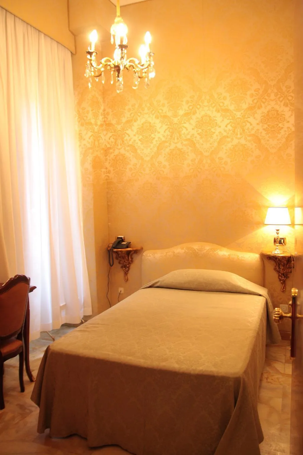 Room, Turner, Rome
