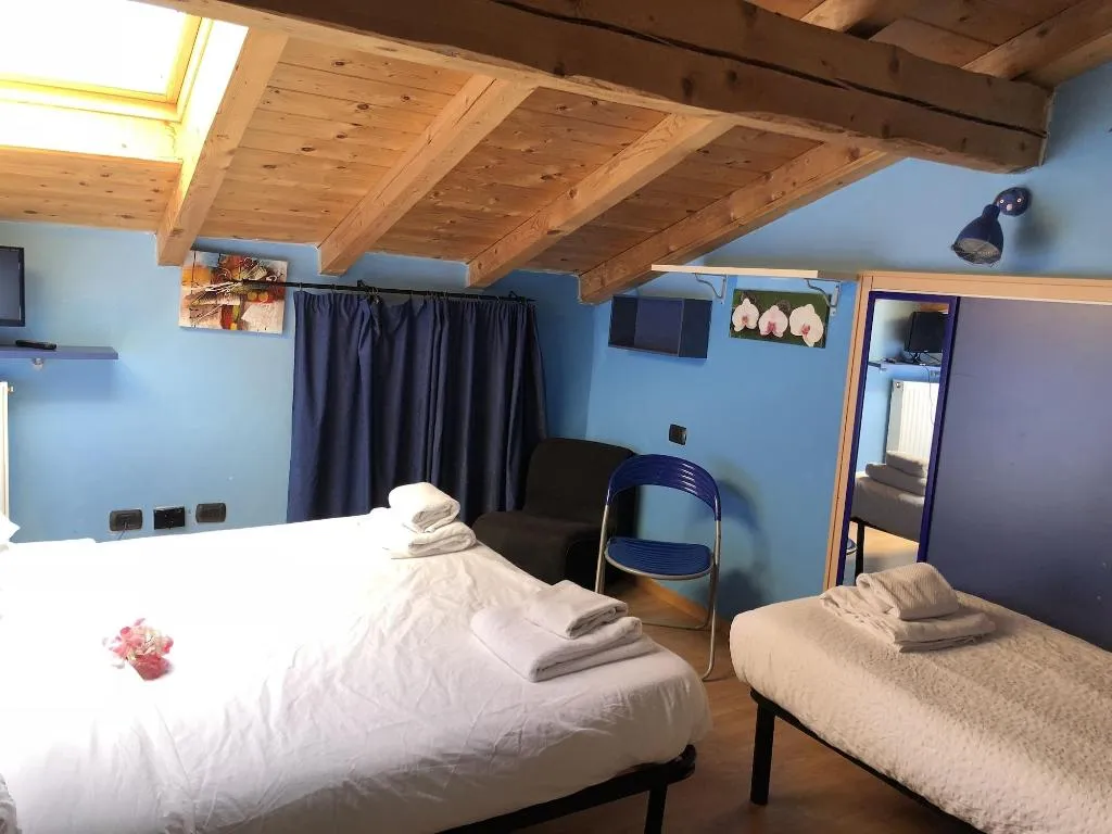 Room, Hotel Canarino, Milan