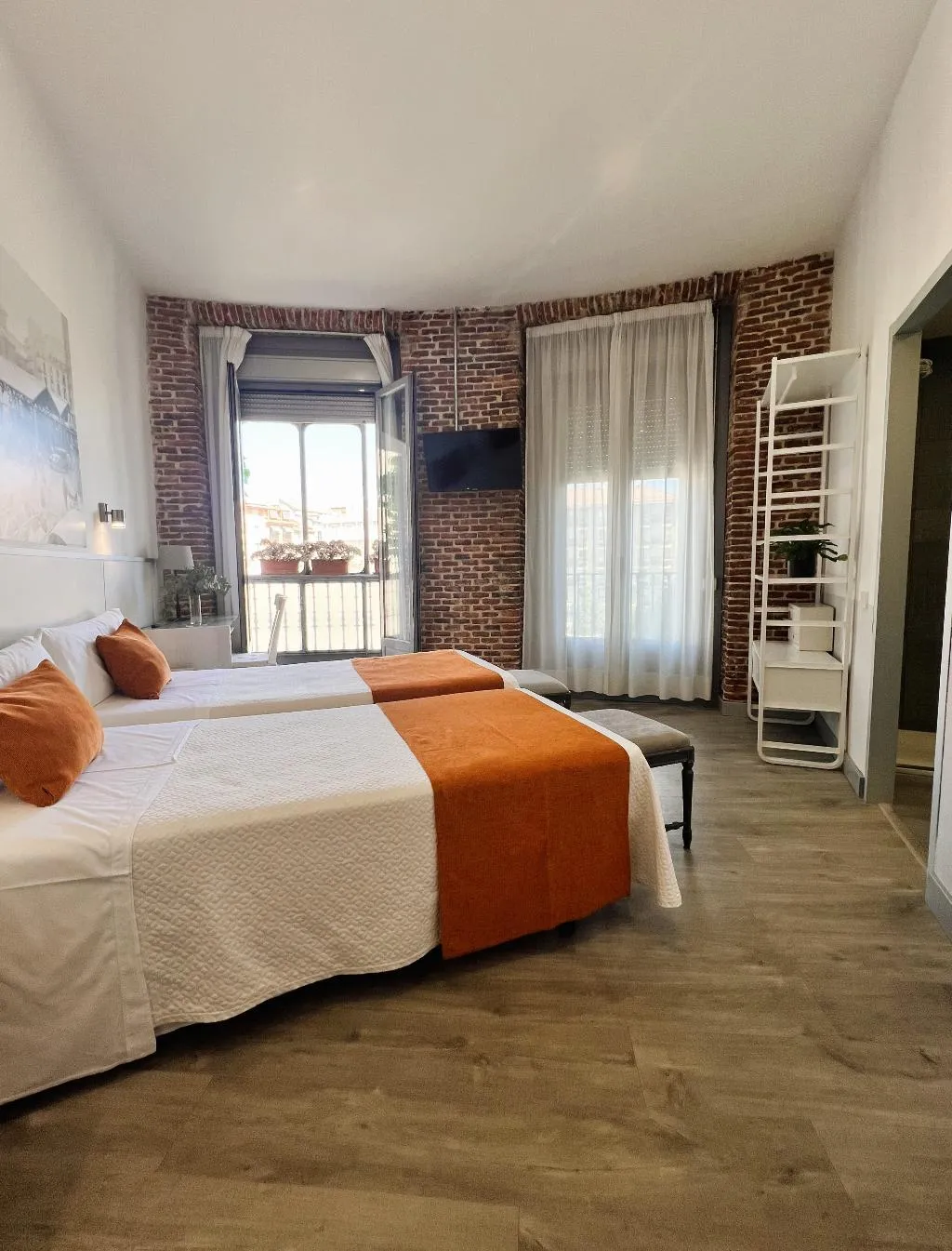 DOUBLE SUPERIOR Room, San Lorenzo, Madrid