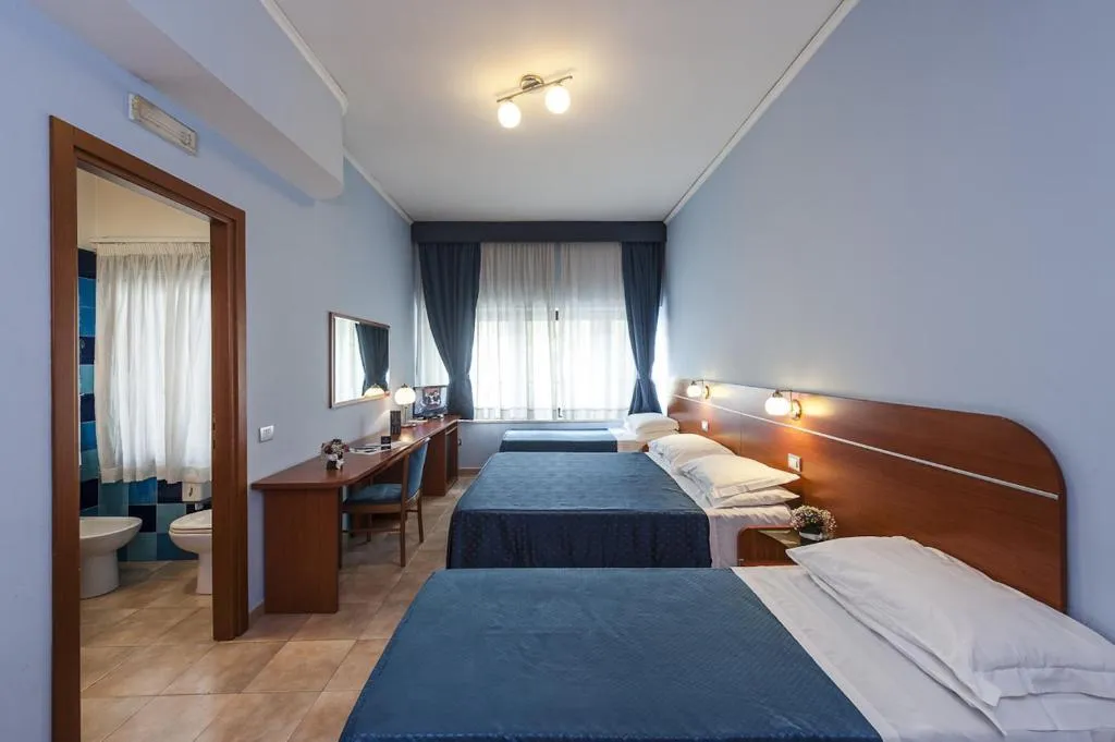 QUADRUPLE STANDARD Room, Millennium Gold, Naples