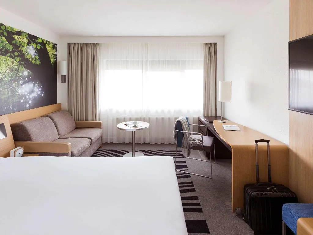 TRIPLE STANDARD Room, Novotel Amsterdam City, Amsterdam
