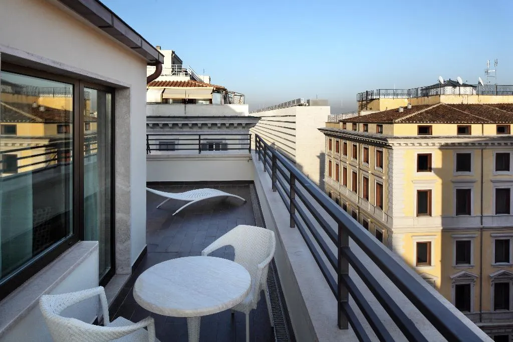 Terrace, UNA HOTELS Decò Roma, Rome