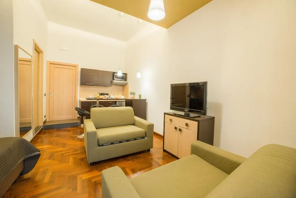 Room, Bed & Breakfast Chiaia 32, Naples