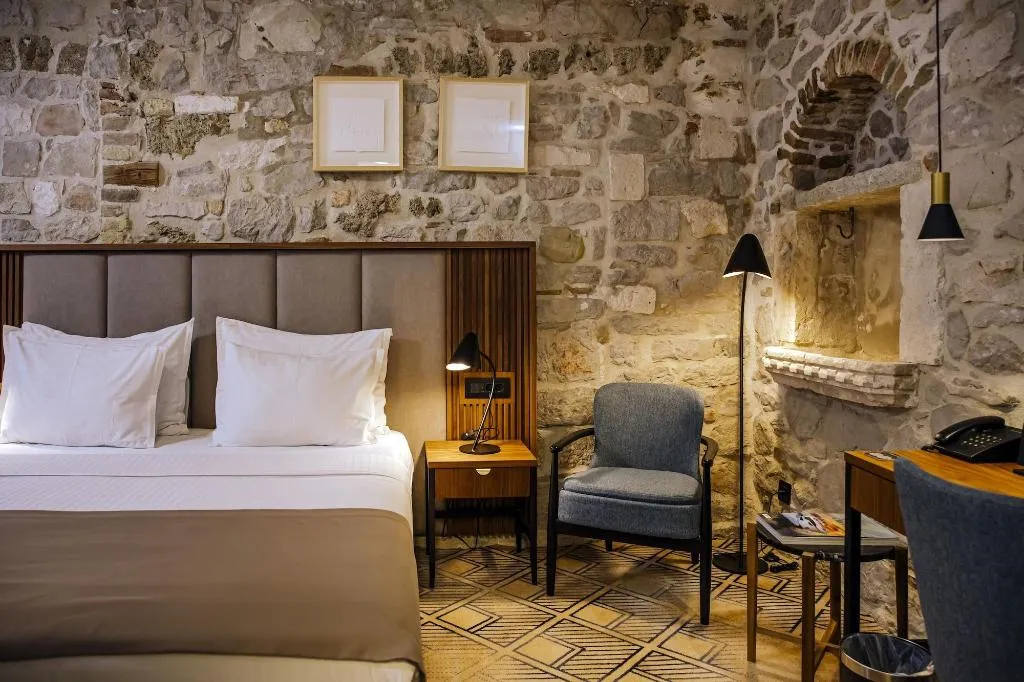 Room, Armerun Heritage Hotel & Residences, Split