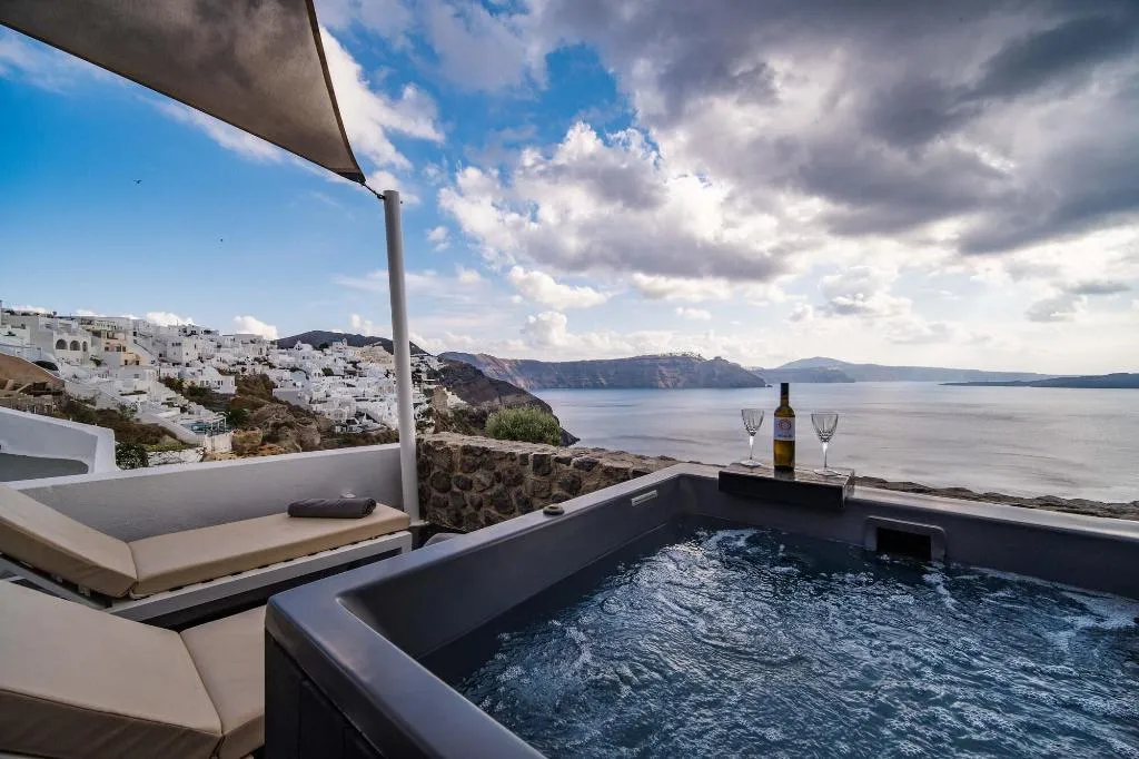 Room, Solstice Luxury Suites, Santorini