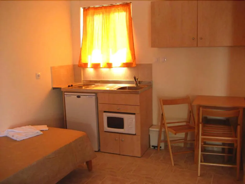 Room, Baladinos Apartments, Crete