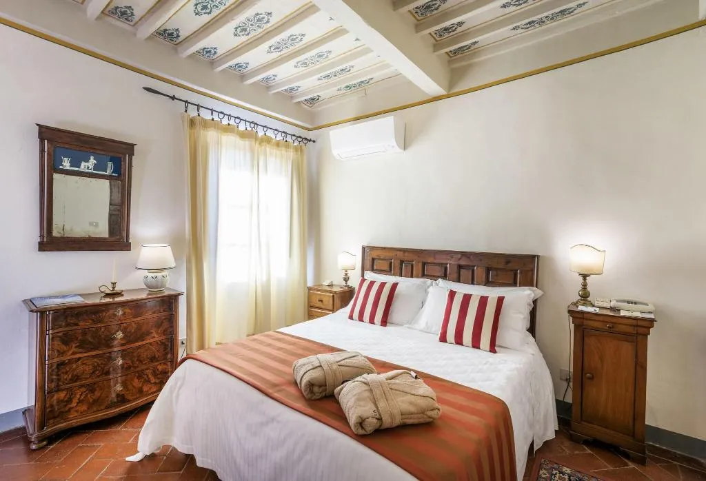 HOUSE QUEEN SIZE BED Room, Relais Vignale & Spa, Florence