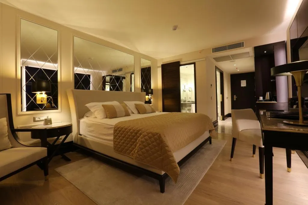 DOUBLE SUPERIOR LAND VIEW Room, Charisma De Luxe Hotel, Izmir