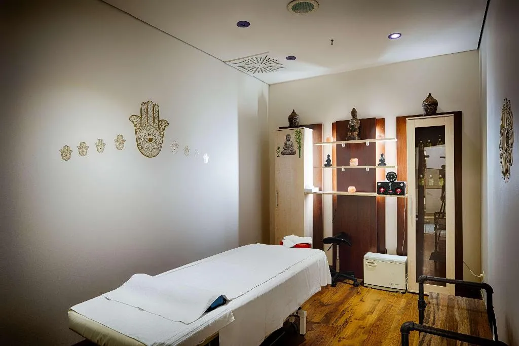 Sports and Entertainment, Park Inn by Radisson Berlin Alexanderplatz, Berlin