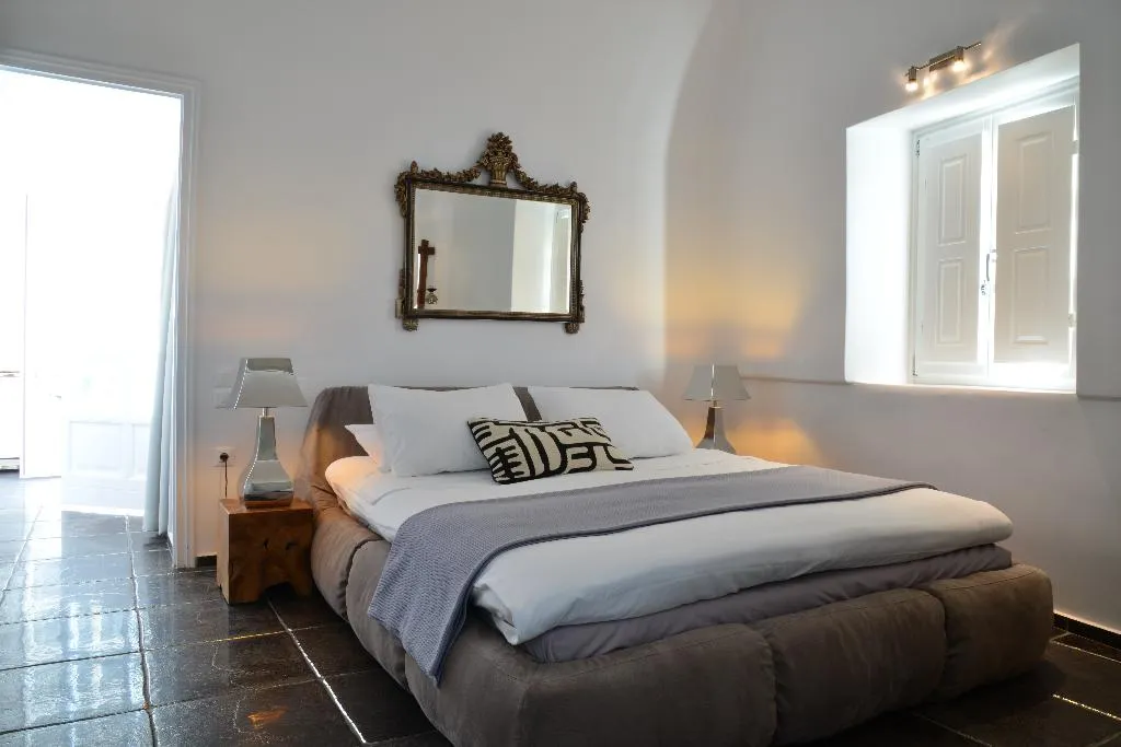 SUITE WITH VIEWS Room, Aspaki Exclusive Hotel, Santorini