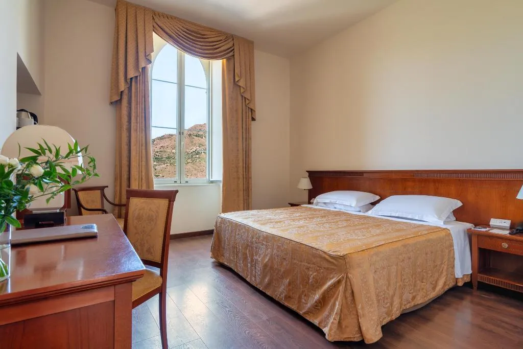 DOUBLE SINGLE USE SUPERIOR SIDE SEA VIEW Room, Excelsior Palace, Taormina