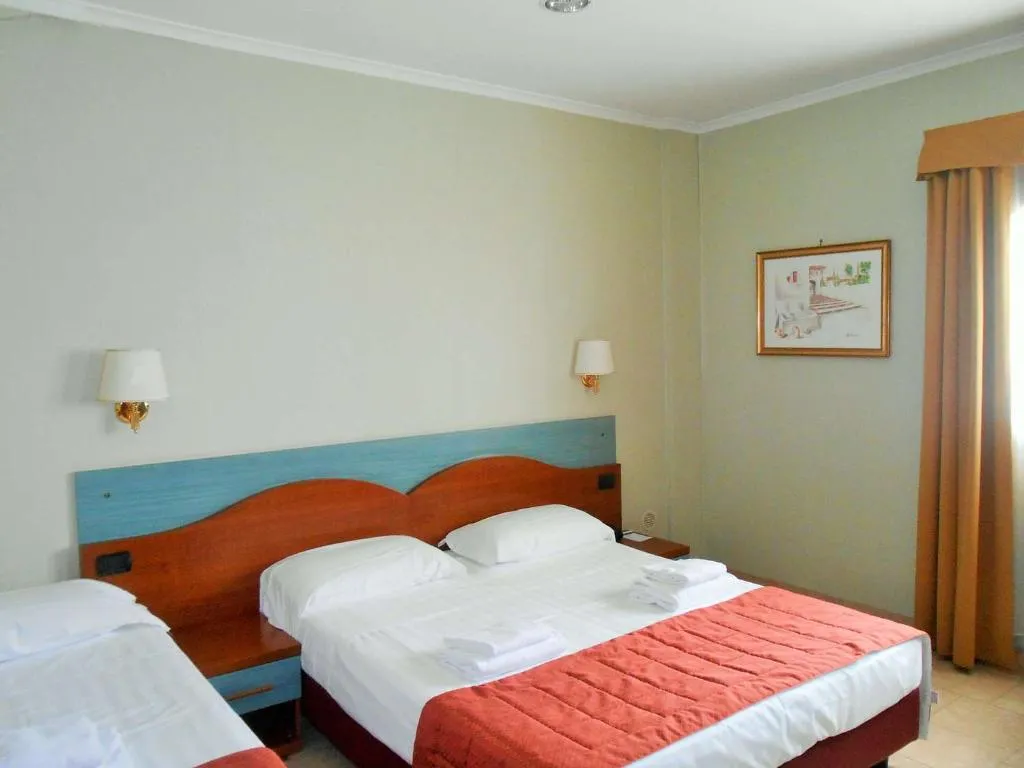 Room, Hotel Riviera Fiumicino, Rome