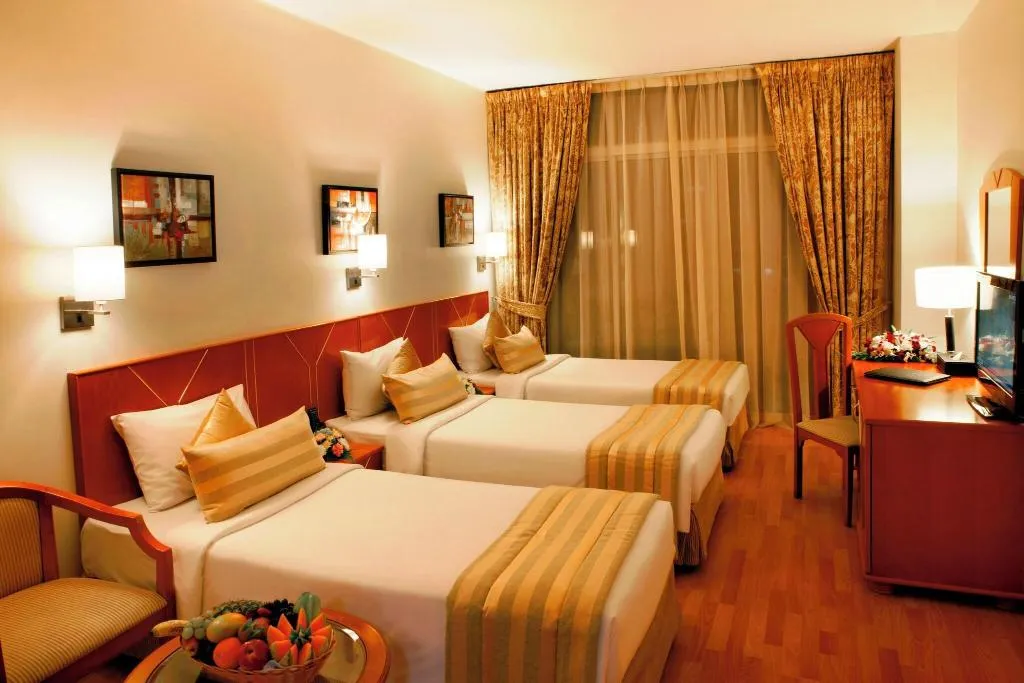 TRIPLE CLASSIC Room, Landmark Hotel Baniyas, Dubai