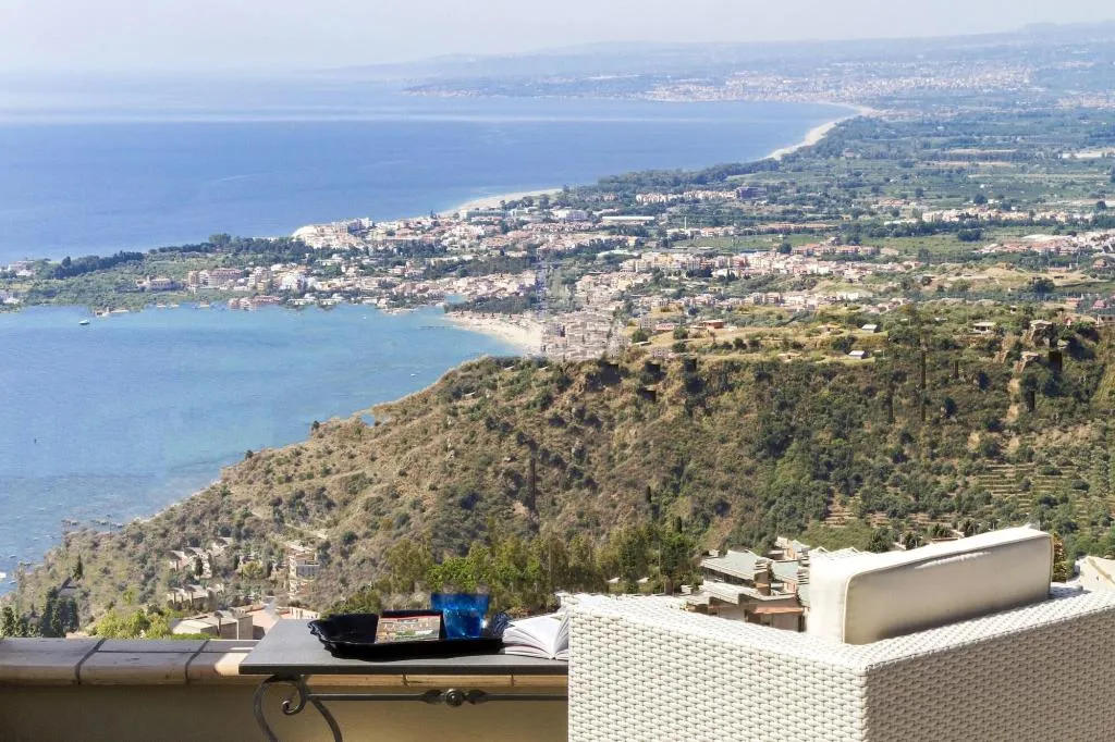 Room, Villa Ducale, Taormina