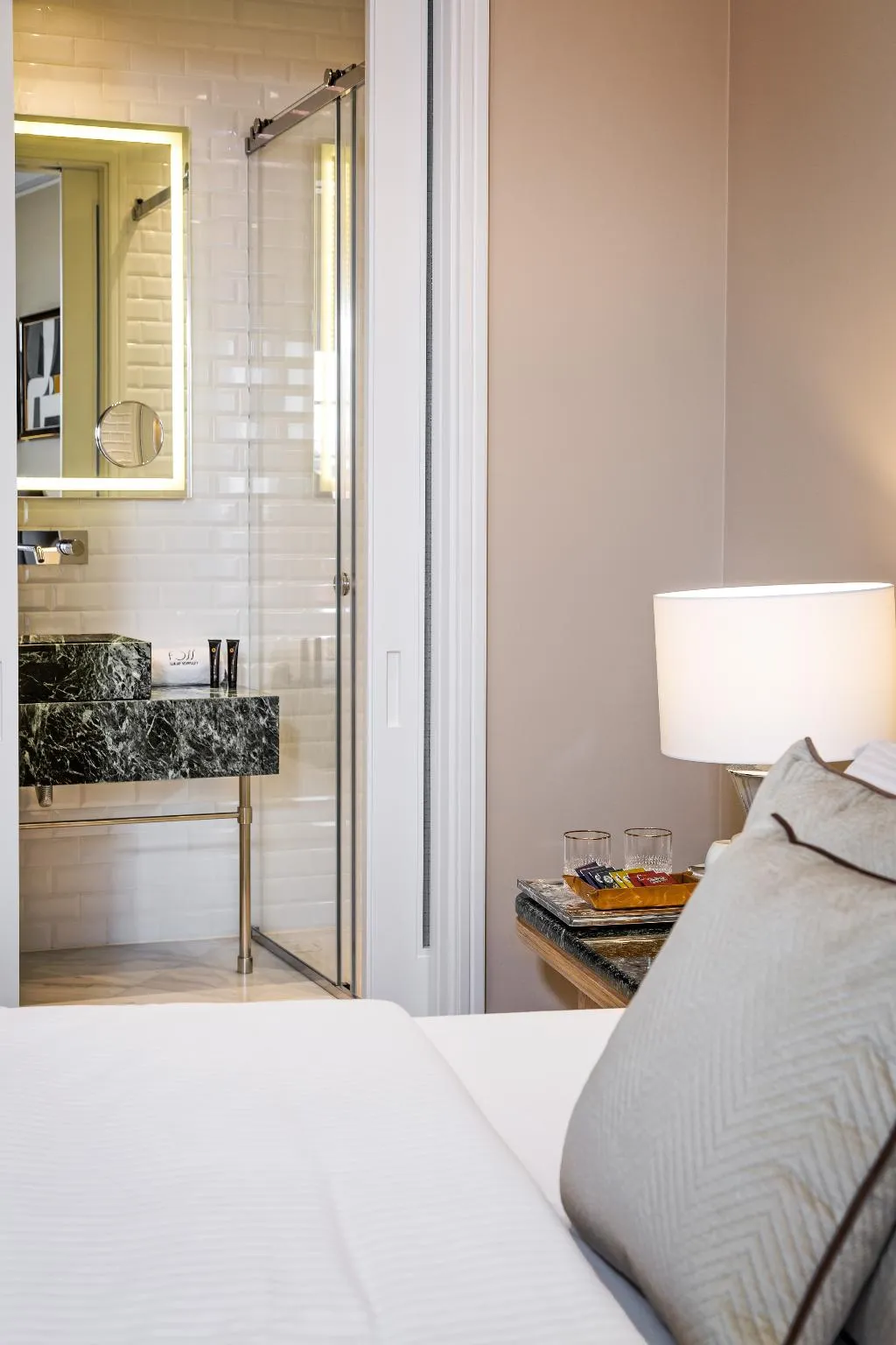 SUITE SUPERIOR Room, Athenian Foss, Athens