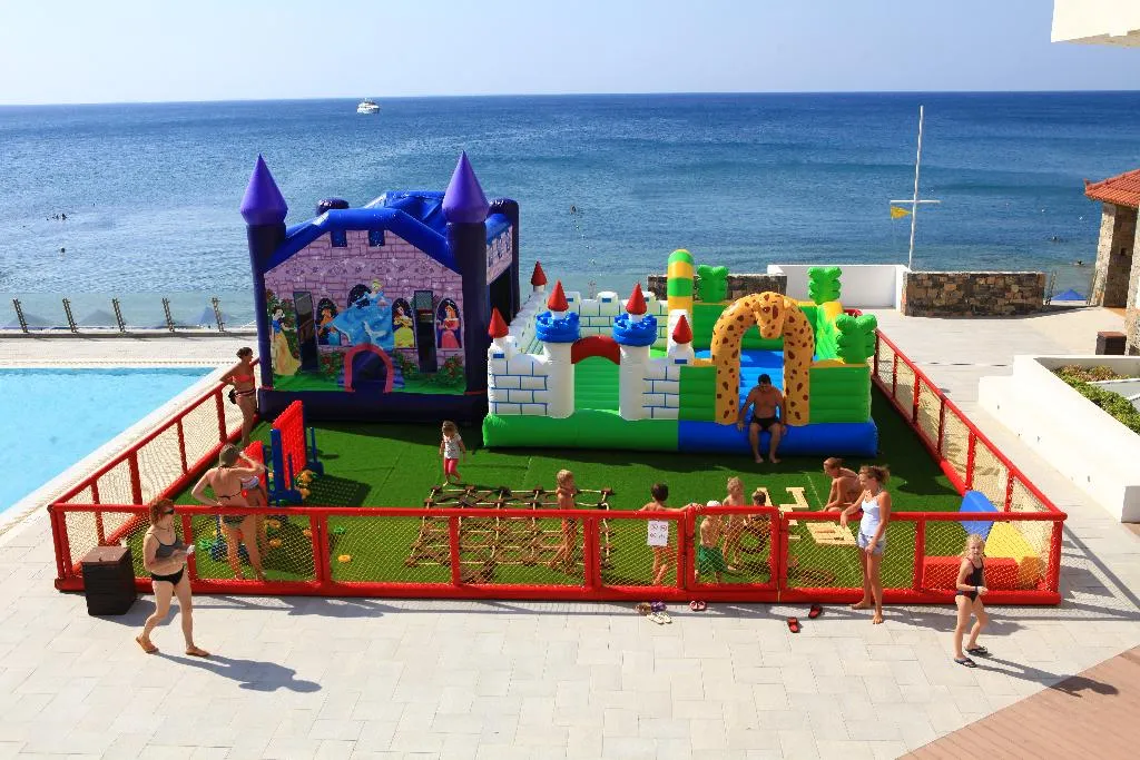Sports and Entertainment, Petra Mare, Crete