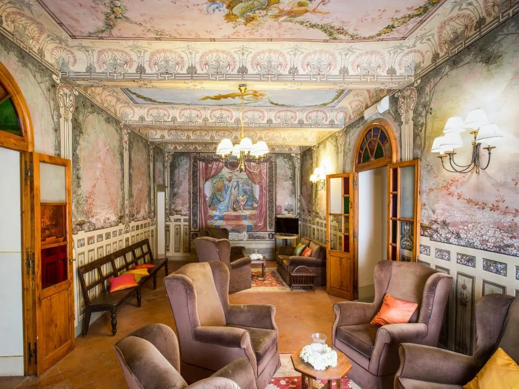 Lobby, Palazzo San Niccolo, Florence