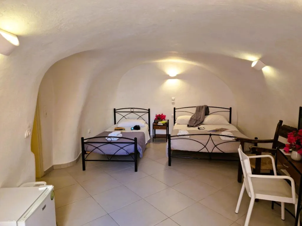 TRIPLE ECONOMY Room, Kykladonisia Traditional Settlement, Santorini