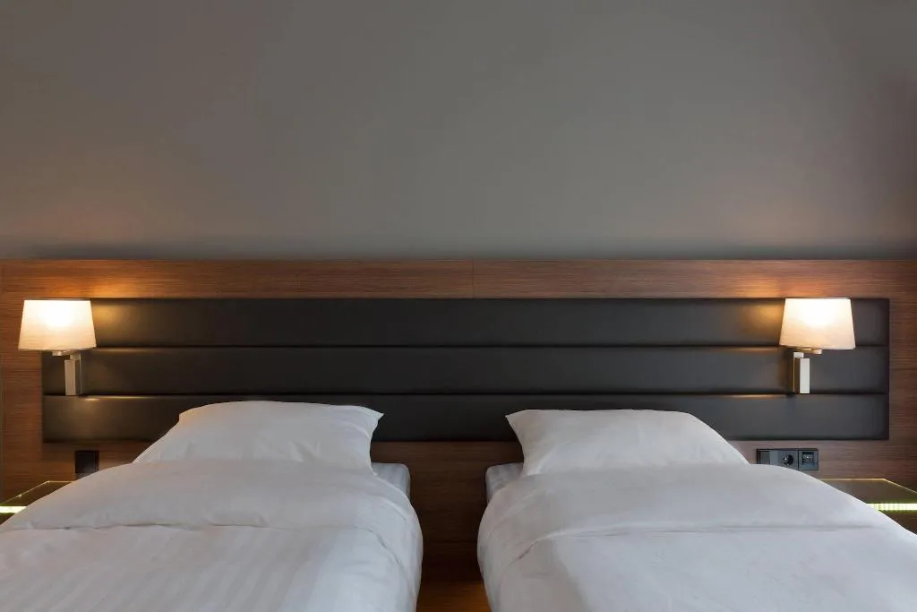 Room, Moxy Amsterdam Houthavens, Amsterdam