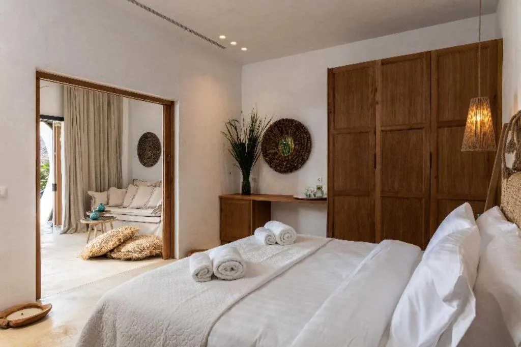 SUITE SEA VIEW WITH PRIVATE POOL Room, Panormos Village Seaside Resort, Mykonos