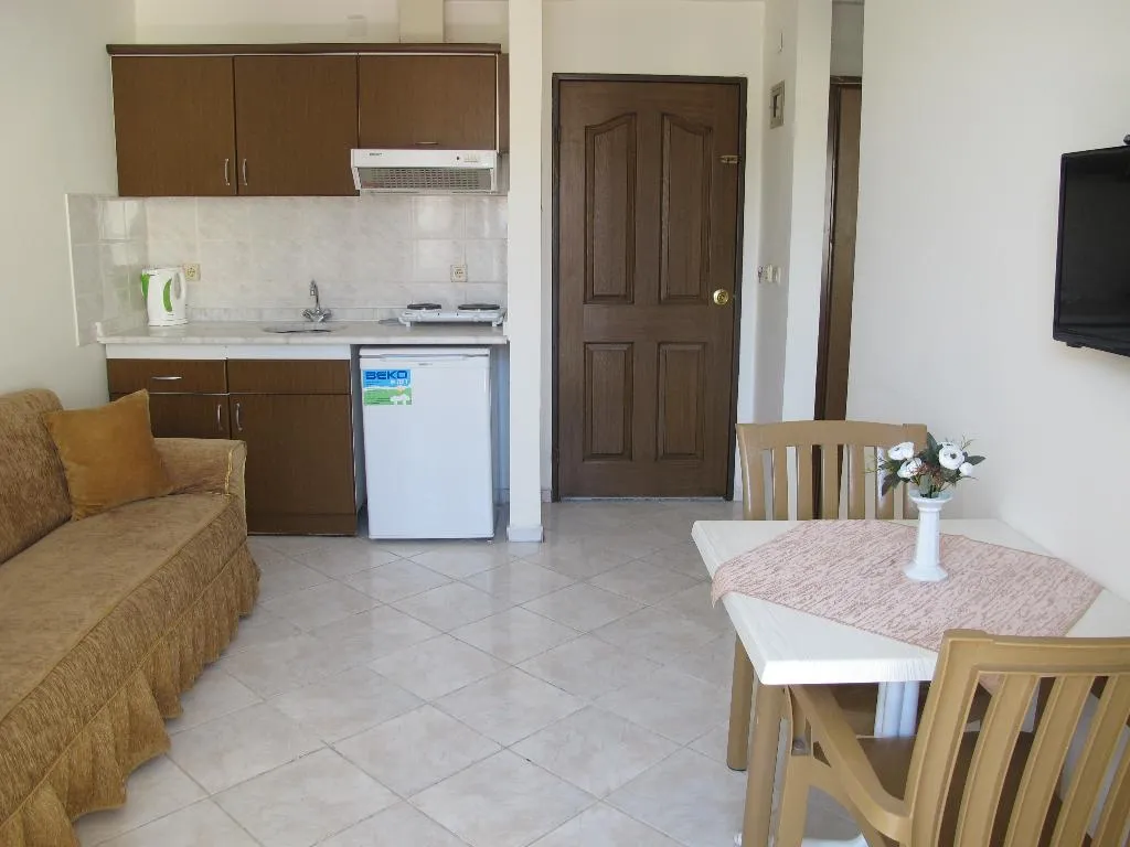 Room, Liman Apart, Dalaman