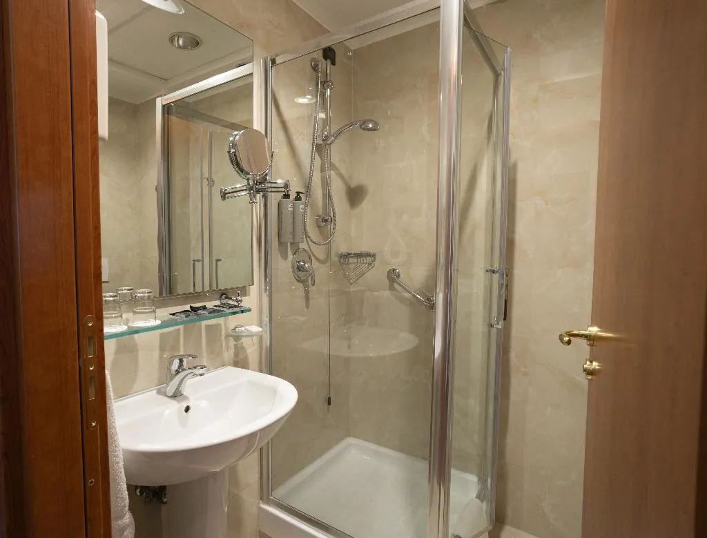 DOUBLE SINGLE USE STANDARD Room, Grand Hotel Tiberio, Rome
