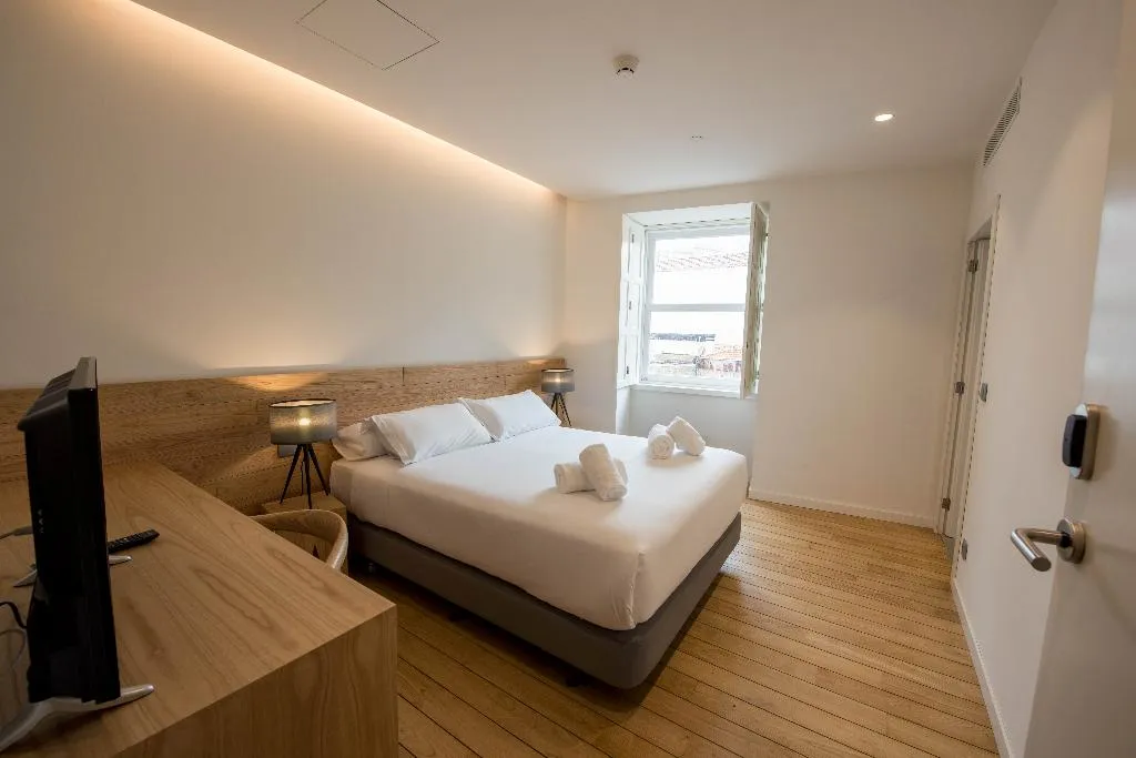 DOUBLE STANDARD Room, Bluesock Hostels Porto, Porto