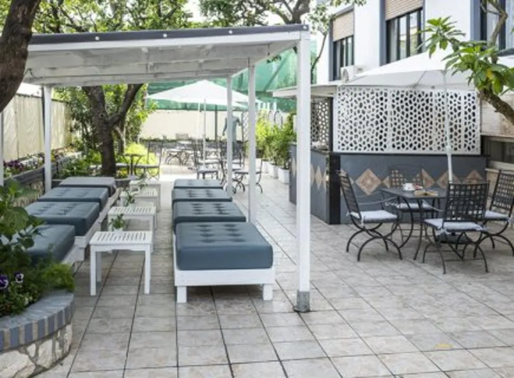 Terrace, Hotel La Pergola, Naples
