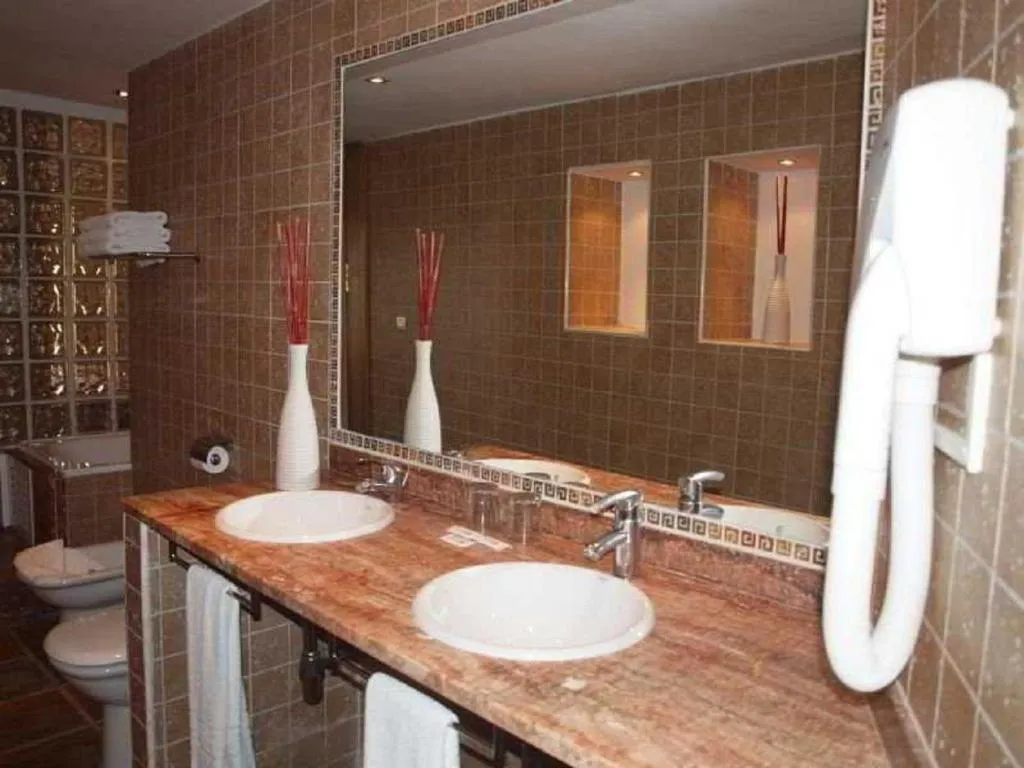 Double or Twin STANDARD Room, Alba Seleqtta Hotel Spa Resort, Costa Brava