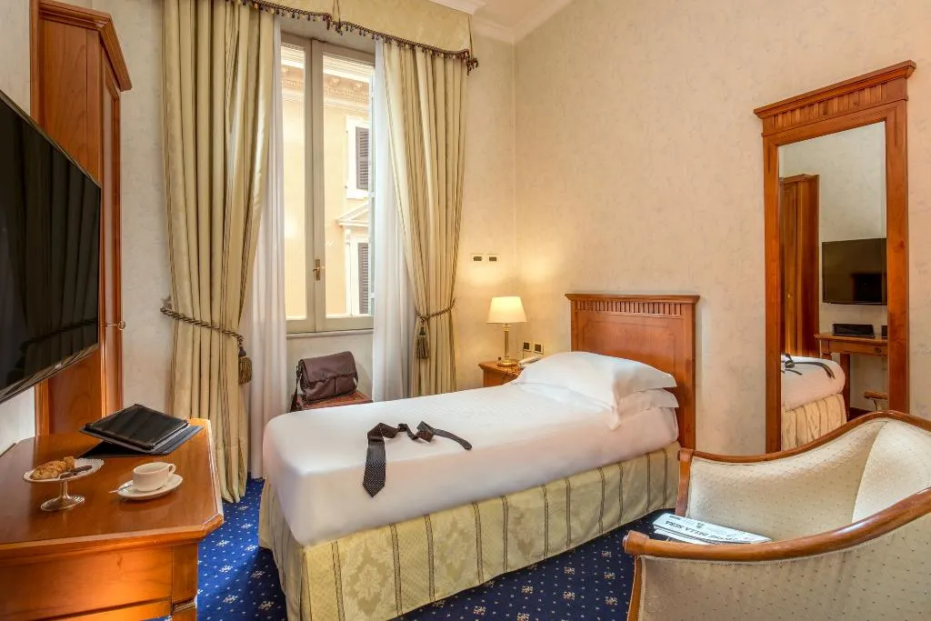 SINGLE CLASSIC Room, UNA HOTELS Empire Roma, Rome