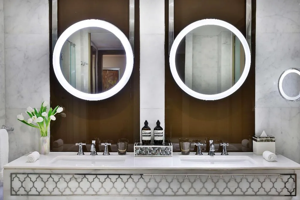 DOUBLE SUPERIOR KING BED Room, Waldorf Astoria Dubai Palm Jumeirah, Dubai