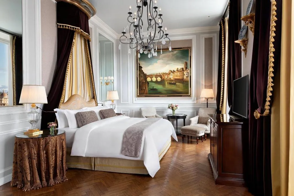 JUNIOR SUITE RIVER VIEW Room, St Regis Florence, Florence