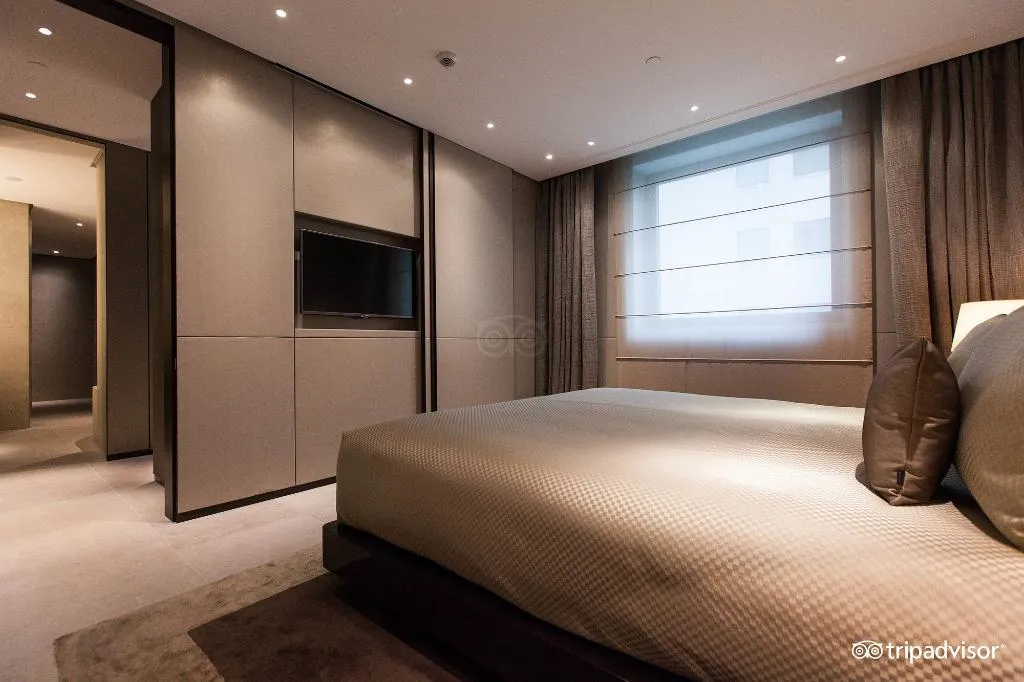 SUITE CAPACITY 4 Room, Armani Hotel Milano, Milan